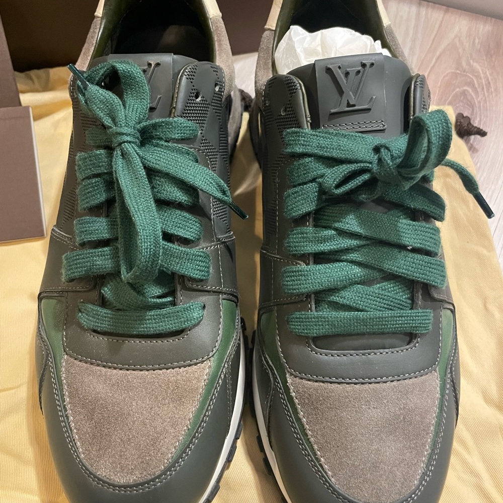 Authentic Louis Vuitton Mens Sneakers